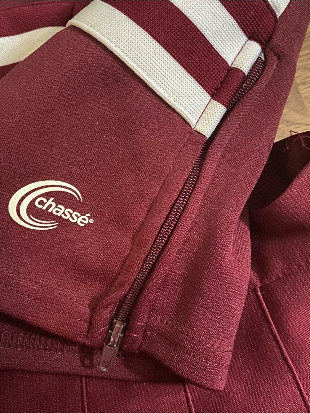 Chassè Girls Youth Cheerleaders Maroon & White Uniform: Size Small - Picture 4 of 7